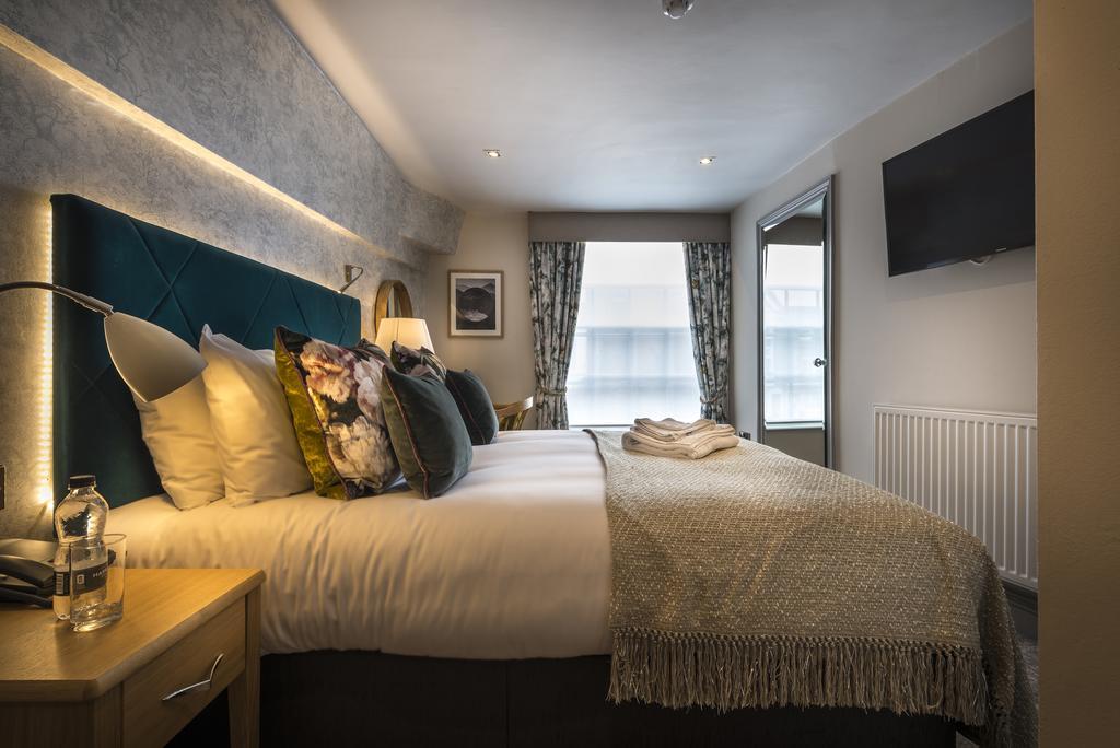 The Three Swans Hotel, Hungerford, Berkshire Экстерьер фото