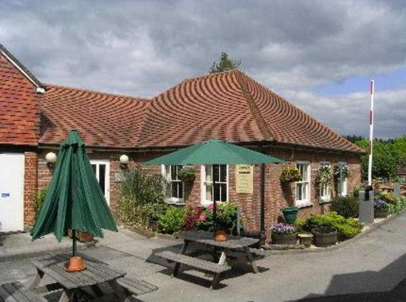 The Three Swans Hotel, Hungerford, Berkshire Экстерьер фото